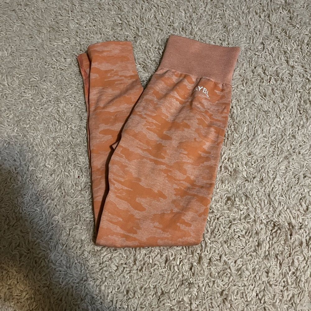 aybl orange peach camo seamless butt scrunch leggings size small